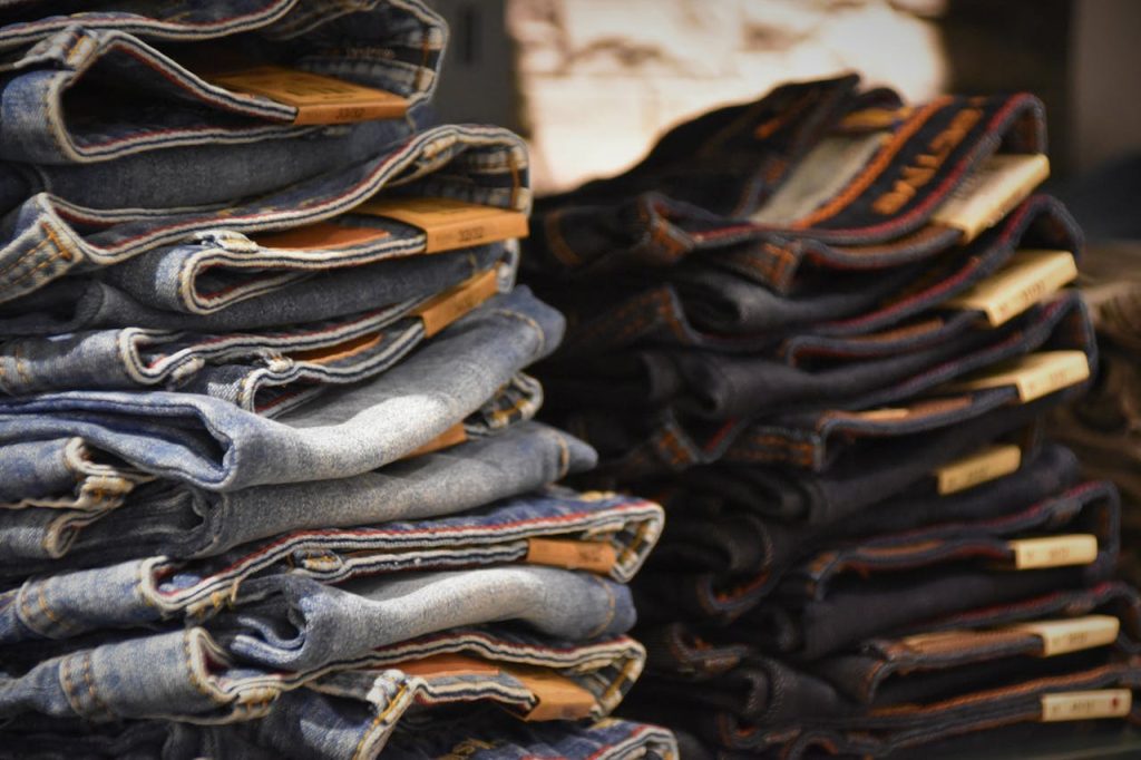 StrategyDriven Practices for Professionals Article | How to Choose Flattering Plus Size Clothing That Boosts Confidence