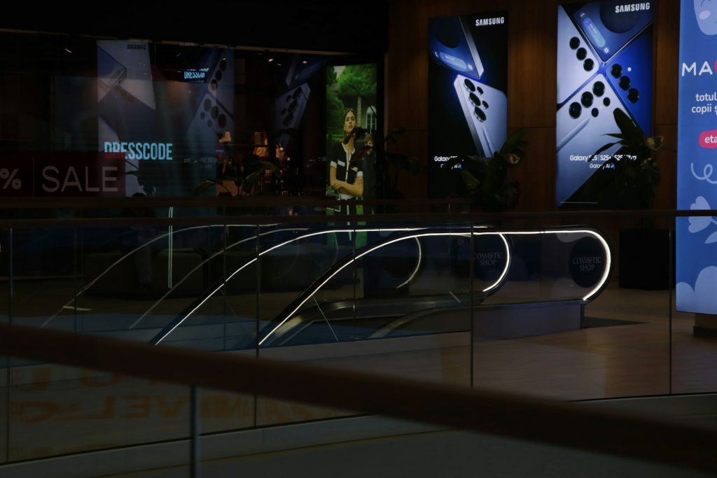 How AI and Automation Are Shaping Digital Displays | StrategyDriven Marketing and Sales Article